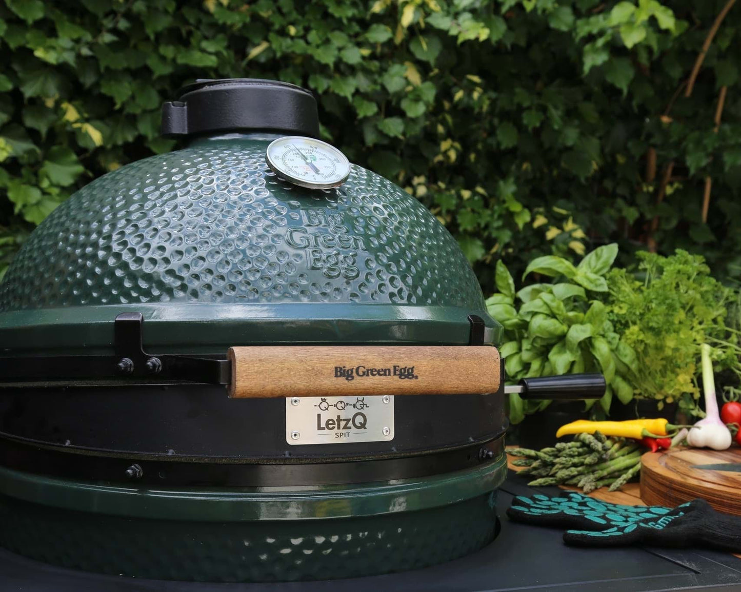 letzq spit large 18 inch im Big Green Egg Frontalaufnahme