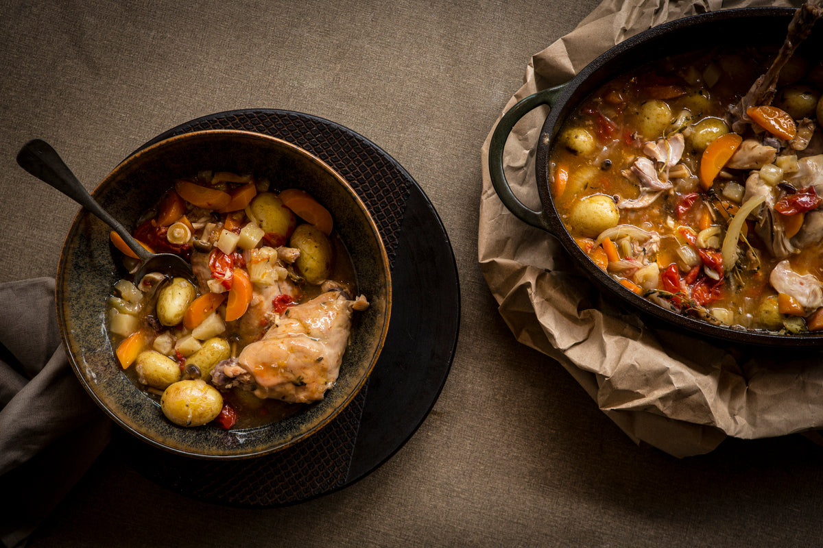 skillet serving food on the table image